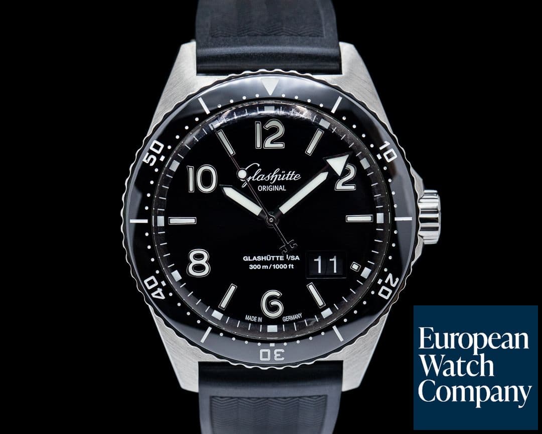 Image of Glashutte Original SeaQ Panorama Date Black Dial SS 