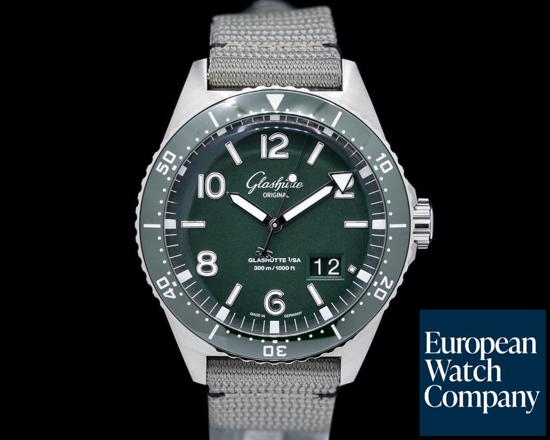 Image of Glashutte Original SeaQ Panorama Date Green Dial/Green Ceramic Bezel SS 