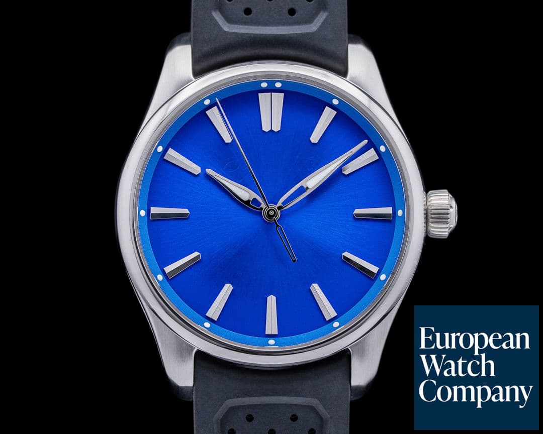 Image of H. Moser and Cie. Pioneer Center Seconds Arctic Blue Fume Unworn