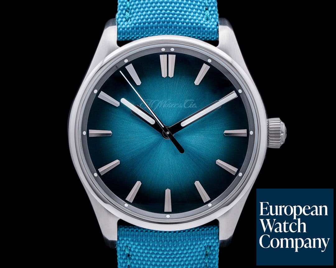 Image of H. Moser and Cie. Pioneer Centre Seconds SS Blue Lagoon Fume Dial