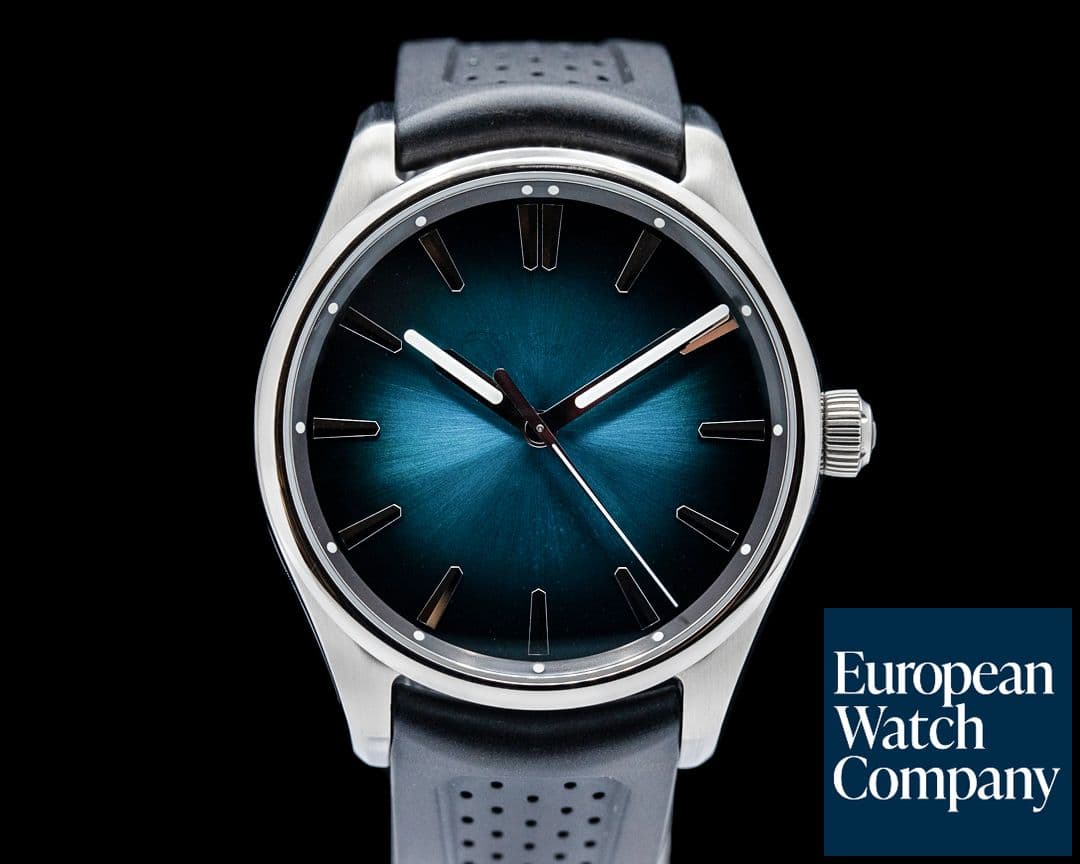 Image of H. Moser and Cie. Pioneer Center Seconds SS Blue Lagoon Fume Dial