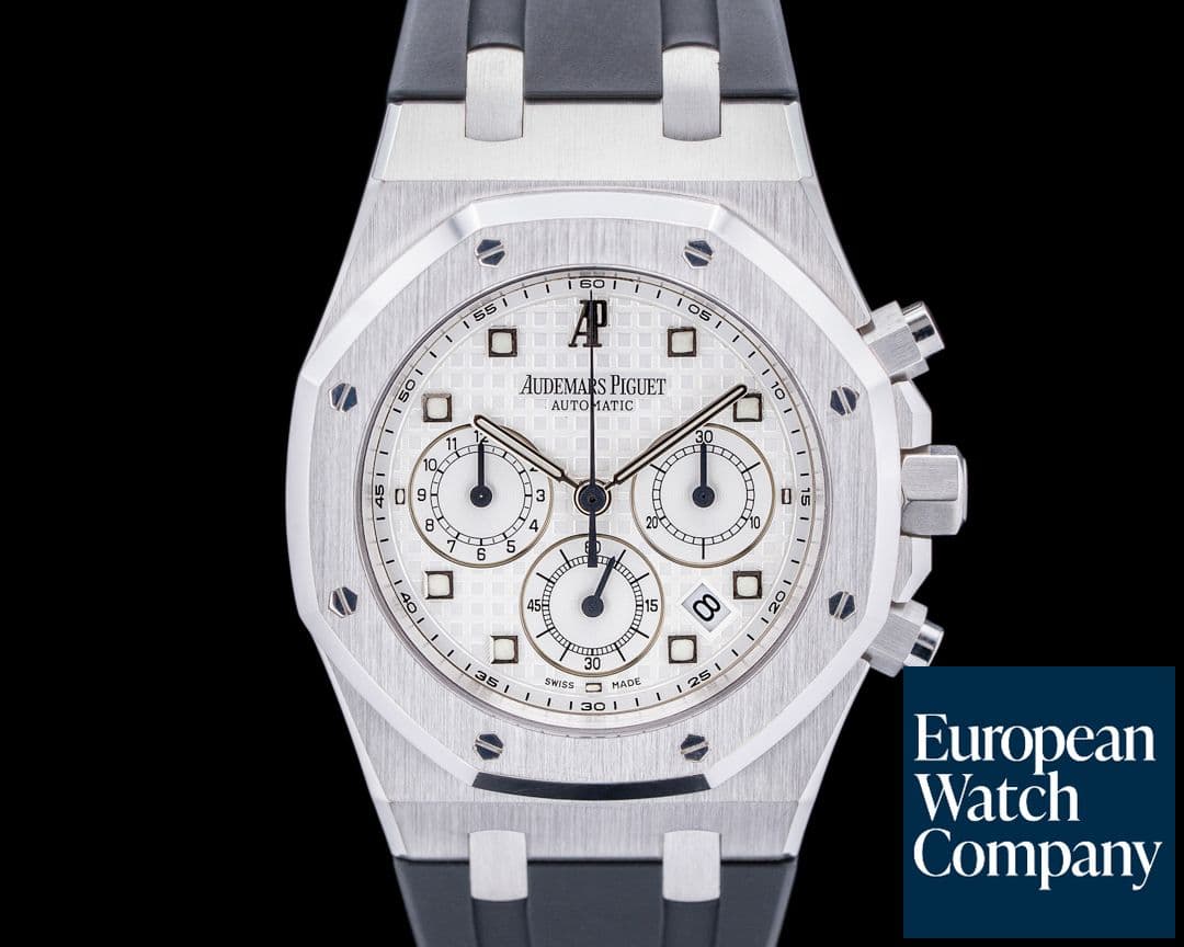 Image of Audemars Piguet Royal Oak 26022BC Chronograph 18K White Gold / Rubber