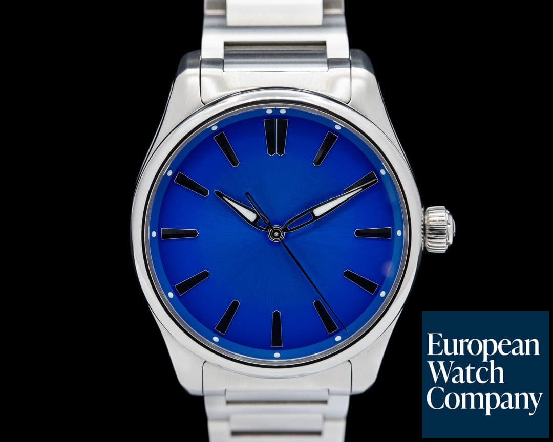 Image of H. Moser and Cie. Pioneer Center Seconds Arctic Blue Fume
