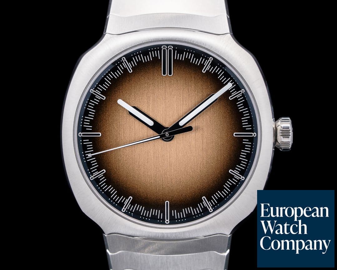 Image of H. Moser and Cie. Streamliner Centre Seconds Smoked Salmon Dial 2024