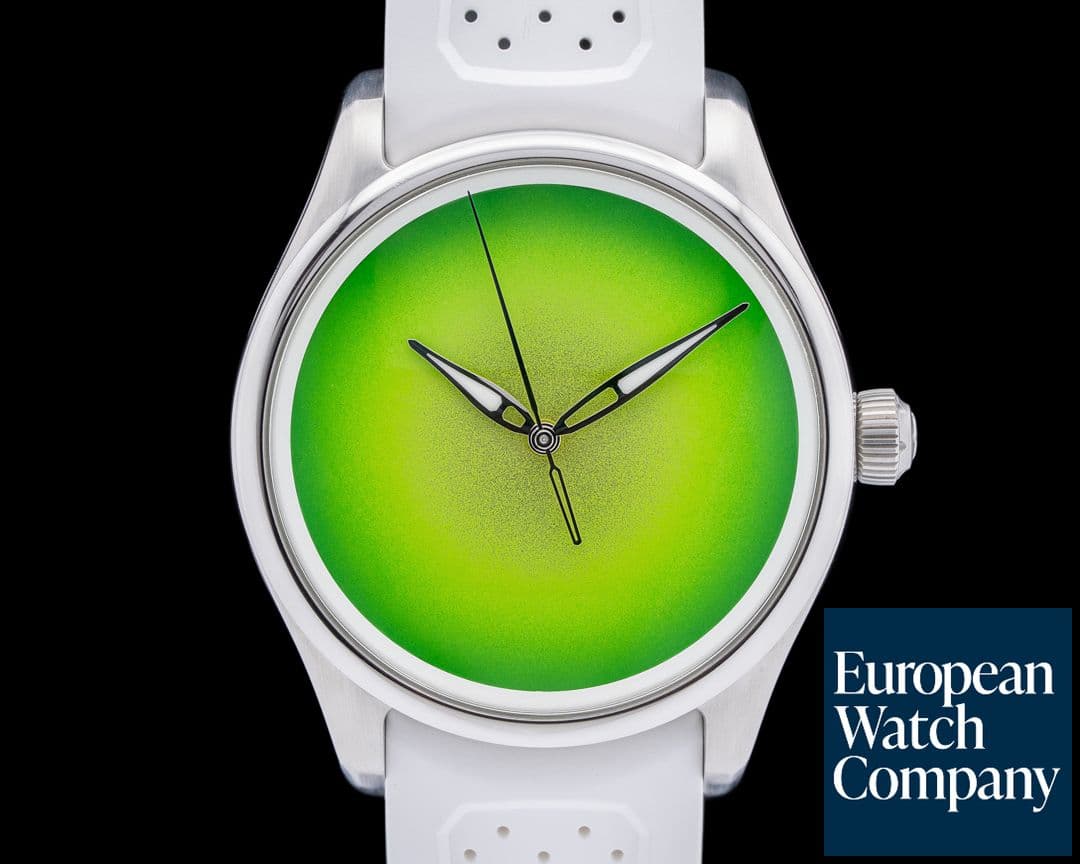 Image of H. Moser and Cie. Pioneer Centre Seconds Concept SS Citrus Green Dial