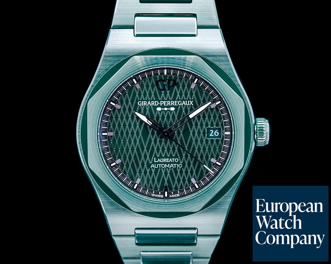Image of Girard Perregaux 81005 Laureato Aston Martin Green Ceramic Green Dial 2024 LIMITED