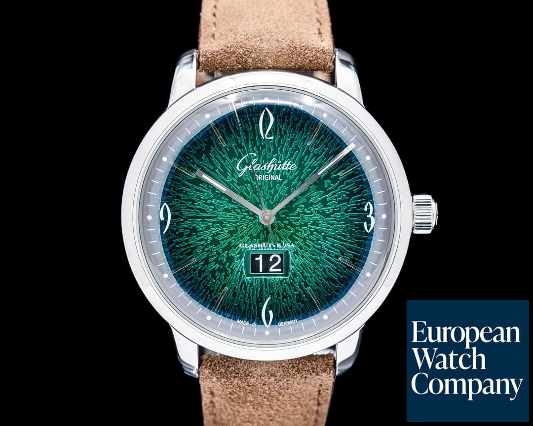 Image of Glashutte Original Sixties Panorama Date SS Green Dial