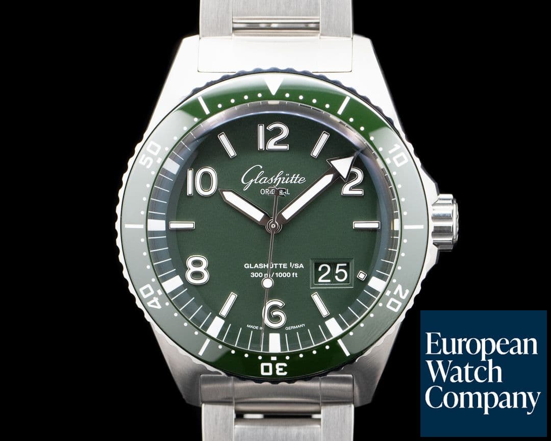 Image of Glashütte Original SeaQ Panorama Date SS Green Dial