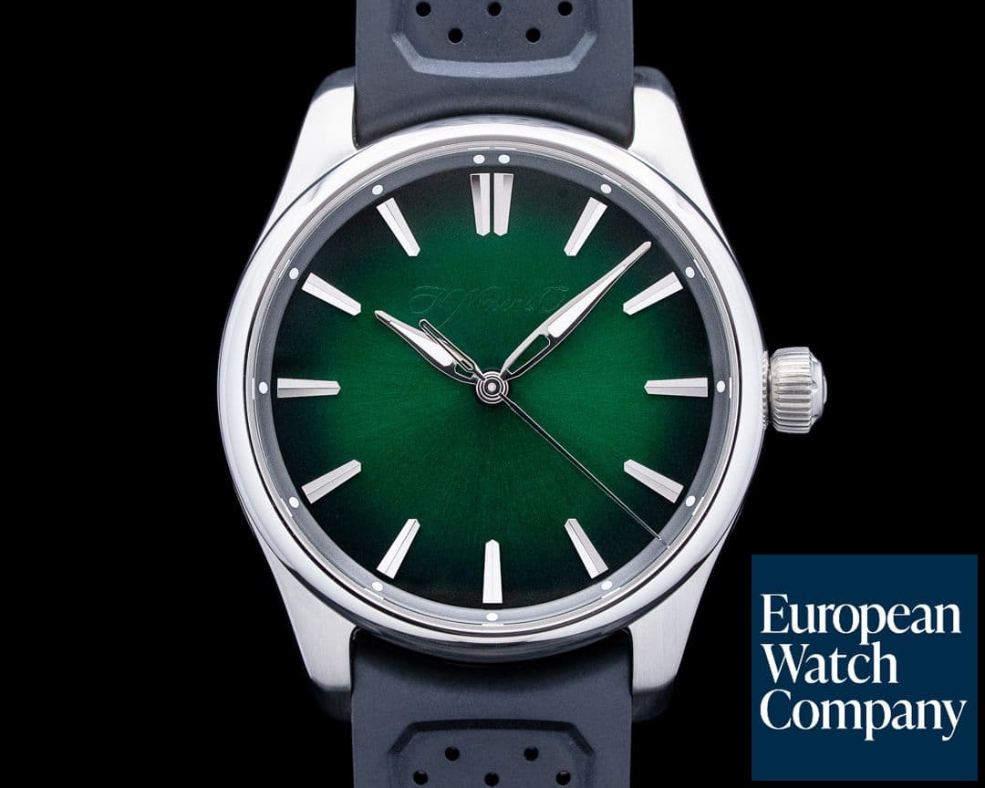 Image of H. Moser & Cie. Pioneer Centre Seconds SS Green Fume Dial