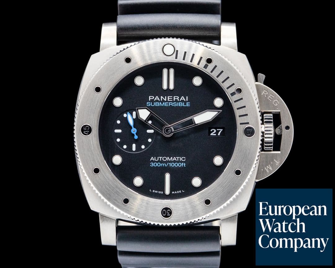 Image of Panerai PAM02305 Submersible Titanium Black Dial