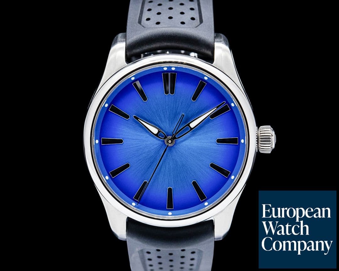 Image of H. Moser & Cie. 3200-1217 Pioneer Centre Seconds SS Blue Fume Dial