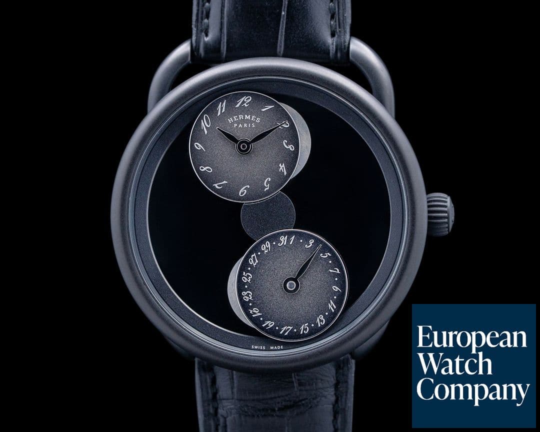 Image of Hermès AR1.842 Arceau L'heure de la lune PVD Titanium Black Jade Dial