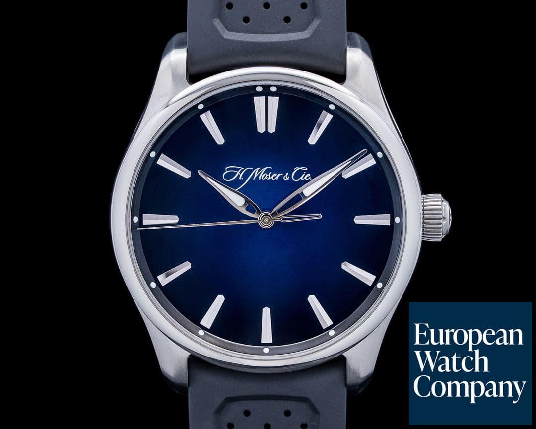 Image of H. Moser & Cie. 3200-1200 Pioneer Centre Seconds SS Blue Fume Dial