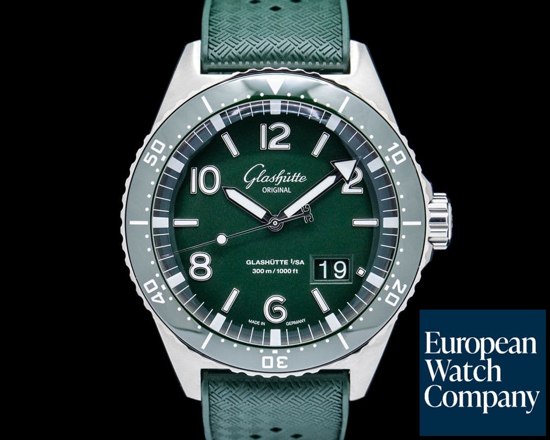 Image of Glashütte Original SeaQ Panorama Date SS Reed Green Dial