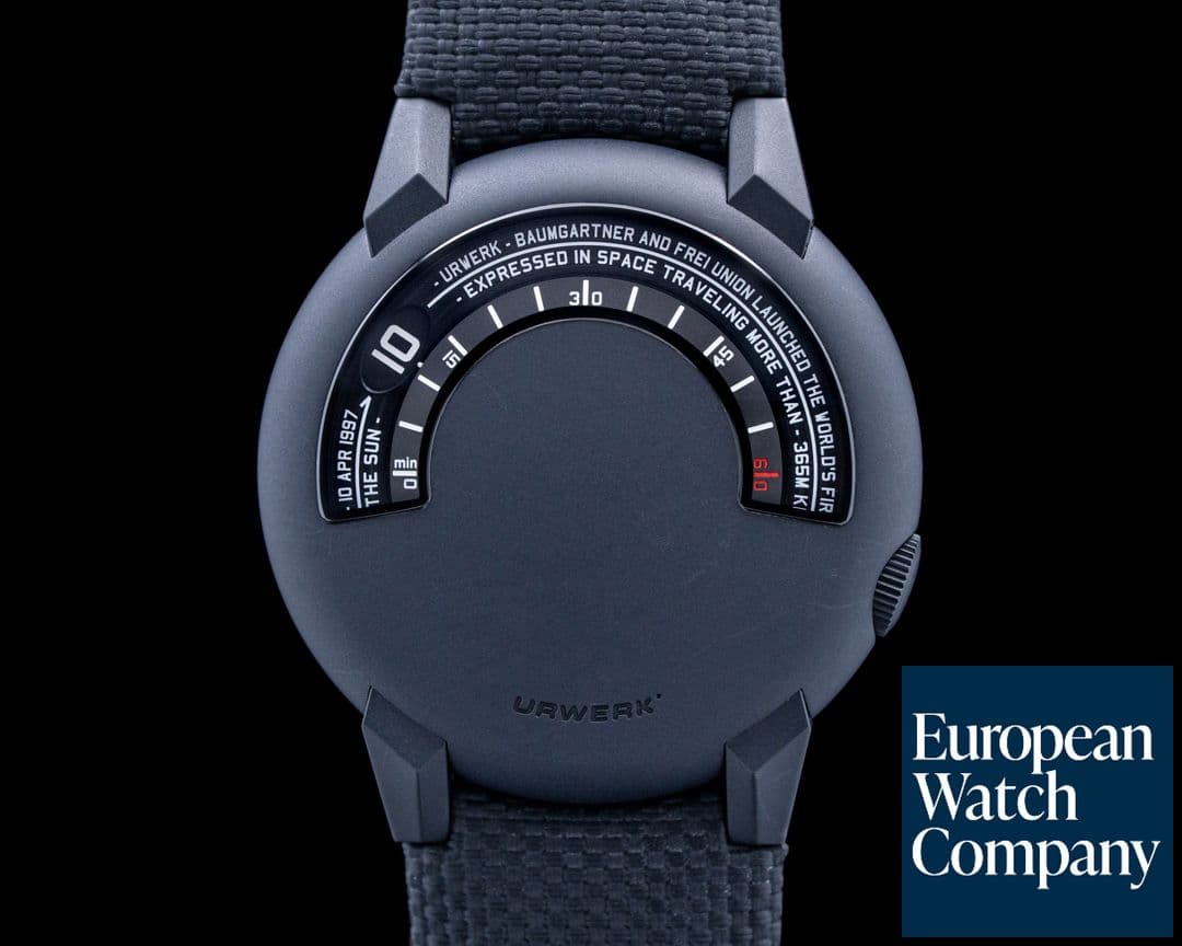 Image of URWERK UR-102BLK Reloaded Black SS/Titanium LIMITED