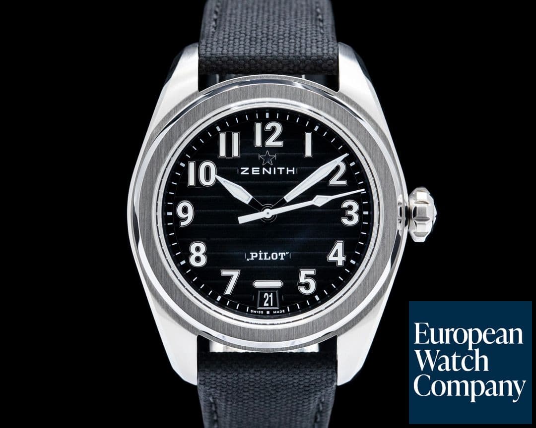 Image of Zenith Pilot Automatic SS Black Corrugated Dial