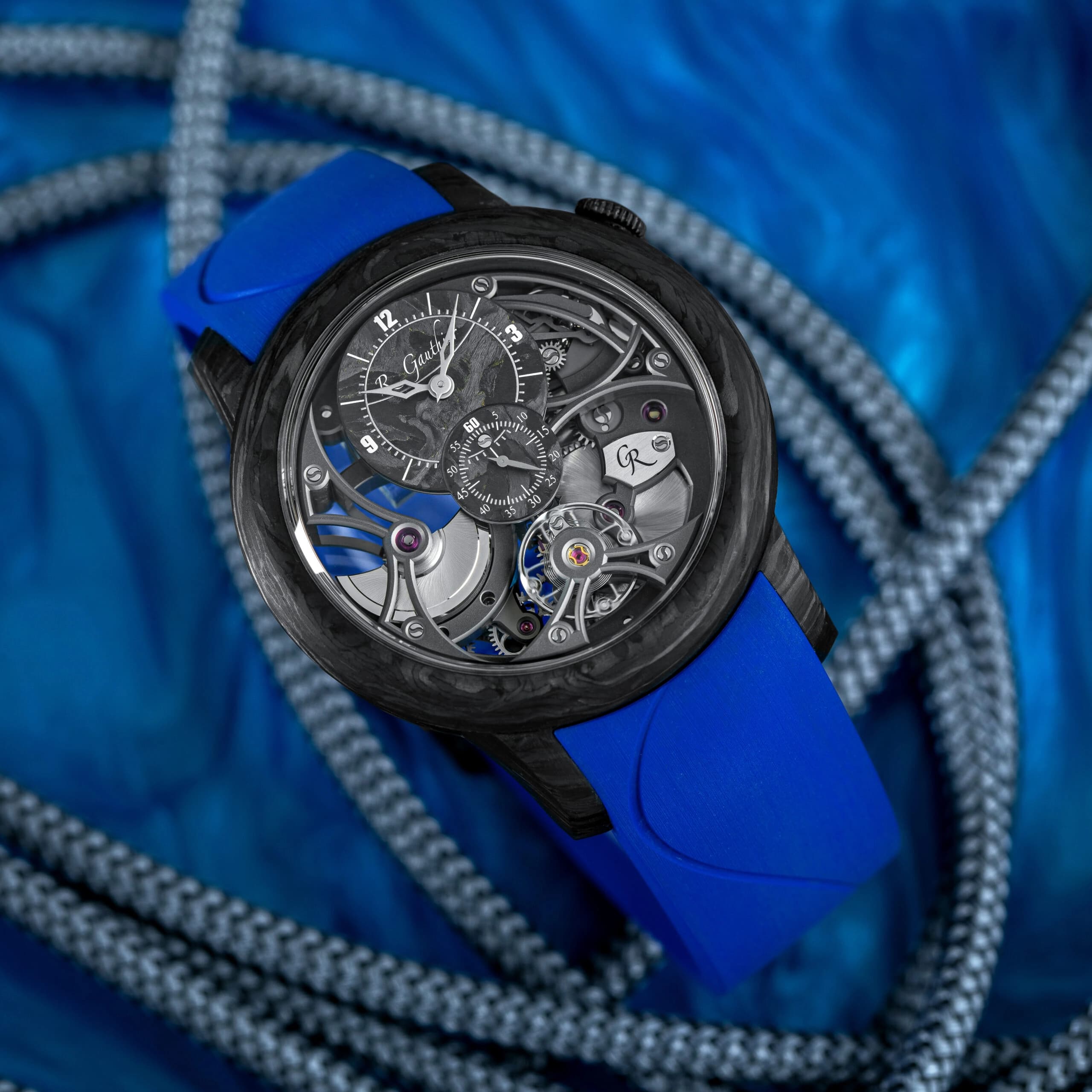 Bold & Exceptional: the Romain Gauthier Insight Micro-Rotor Squelette Carbonium