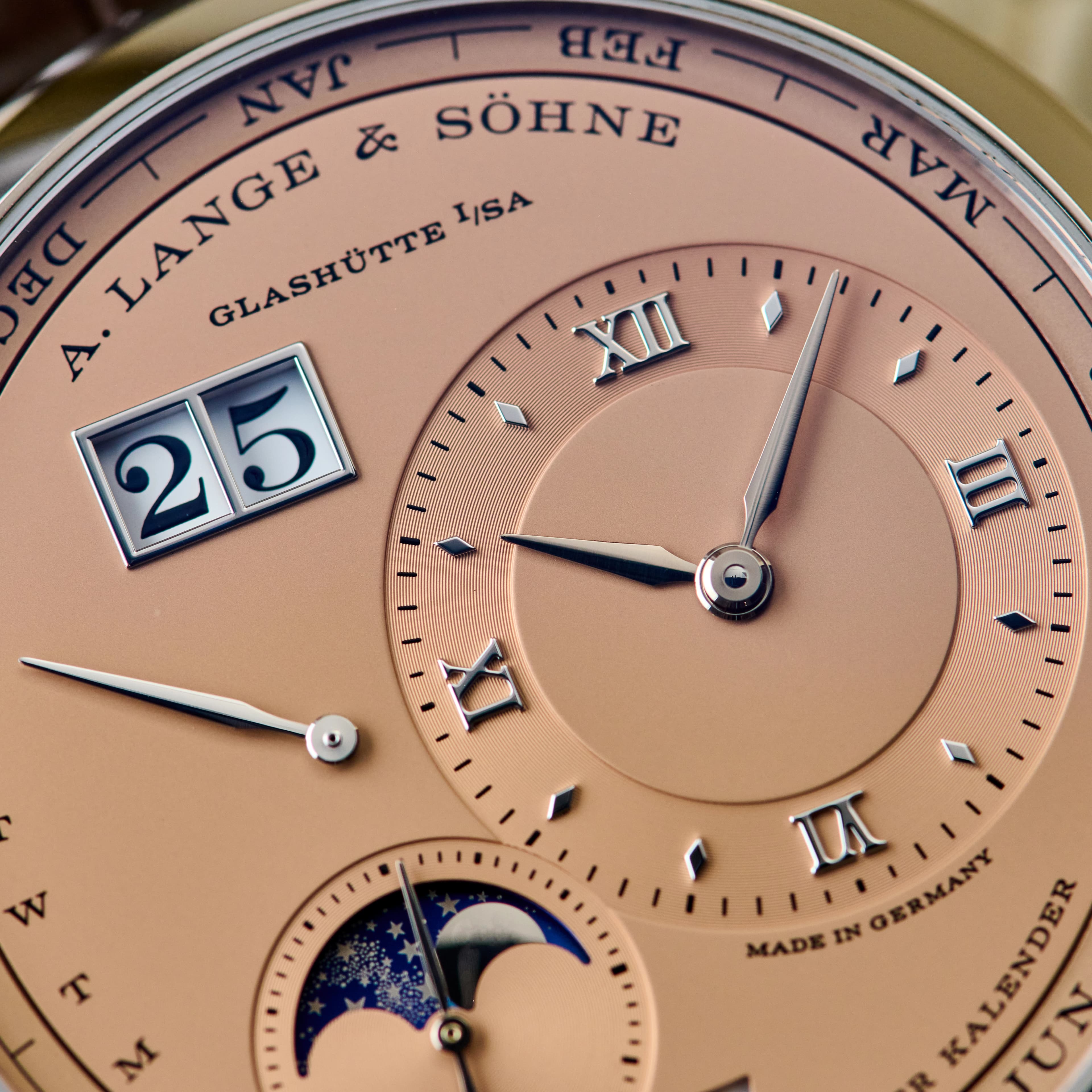 Featured image for Why Some Watches Become Icons: Key Design Details