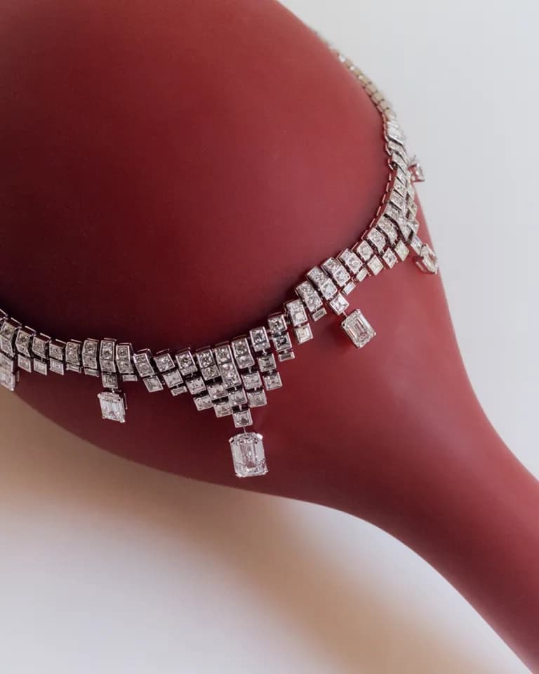 Cover image for Cartier and the Making of Modern Luxury on Natural Diamonds