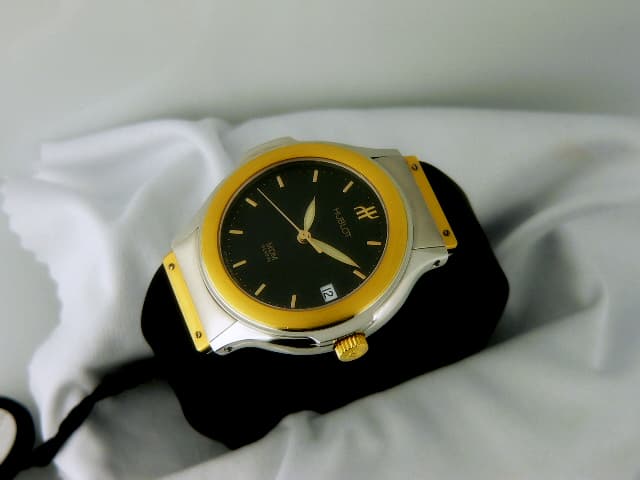 Hublot Elegant MDM
YG/Steel Rubber Strap