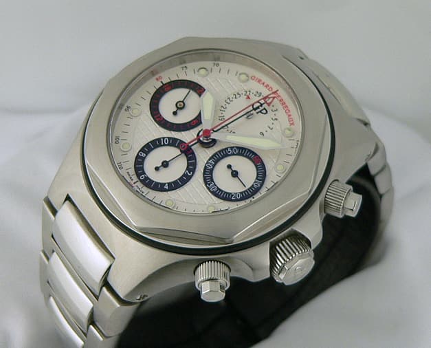 Girard Perregaux Laureato EVO3 SS-SS
White
