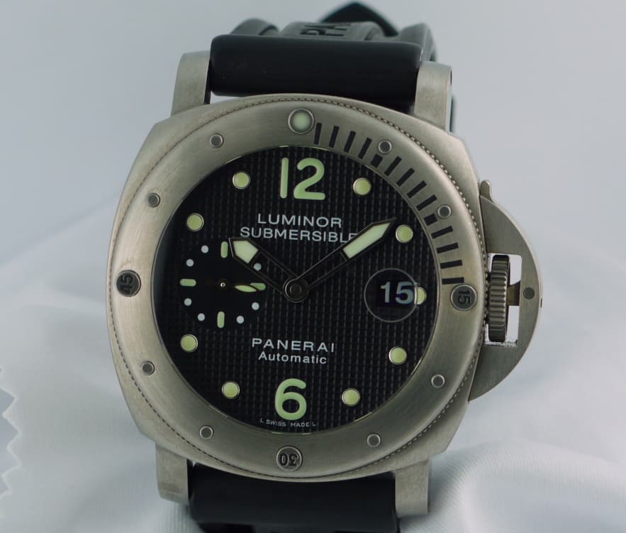 Panerai Luminor Submersible
Stainless