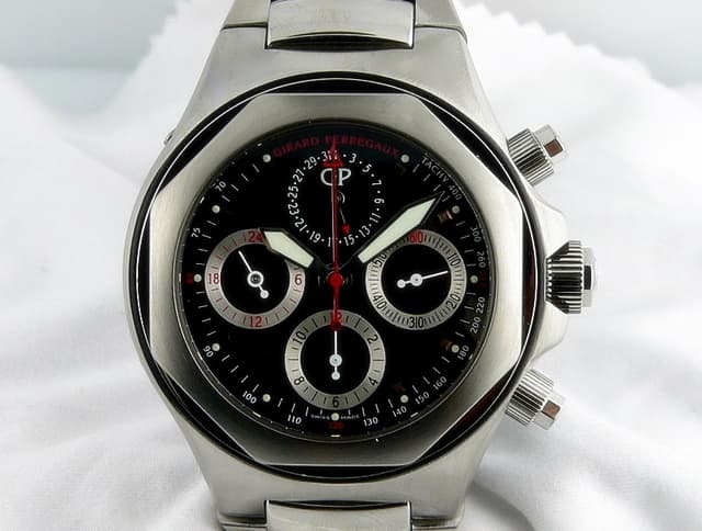 Girard Perregaux Laureato EVO3 SS-SS
Black