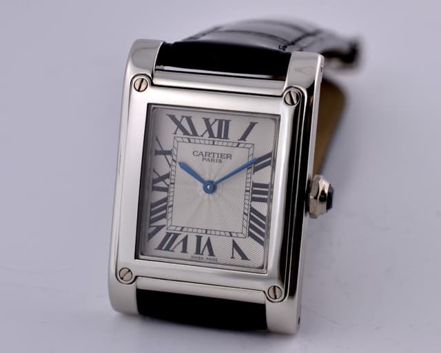 Cartier Tank a Vis Platinum
Privee Collection