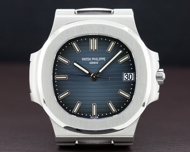 Patek Philippe Nautilus Mid Size / Display Back RARE