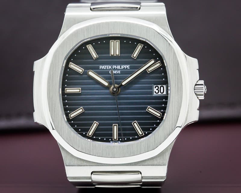 Patek Philippe Nautilus Mid Size / Display Back RARE