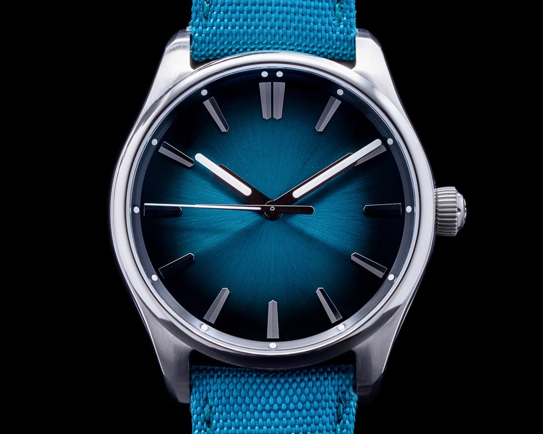 H. Moser & Cie. UNWORN Pioneer Centre Seconds SS Blue MEGA COOL Dial