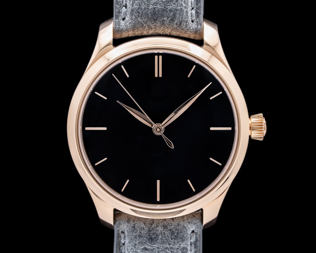 H. Moser and Cie. Endeavour VANTABLACK Dial 18k Rose Gold/Rose Gold Buckle