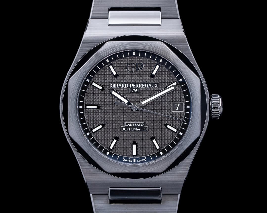 Girard-Perregaux Laureato Ceramic Black Dial