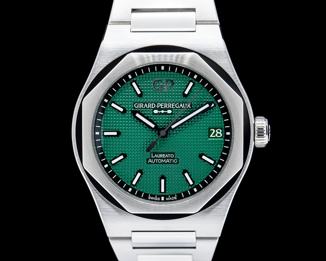 Girard-Perregaux 81010-11-3153-1CM Laureato SS Green Dial