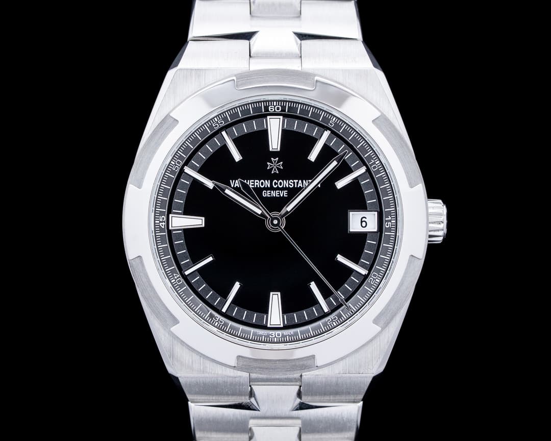 Vacheron Constantin 4520V/210A-B483 Overseas SS Black Dial