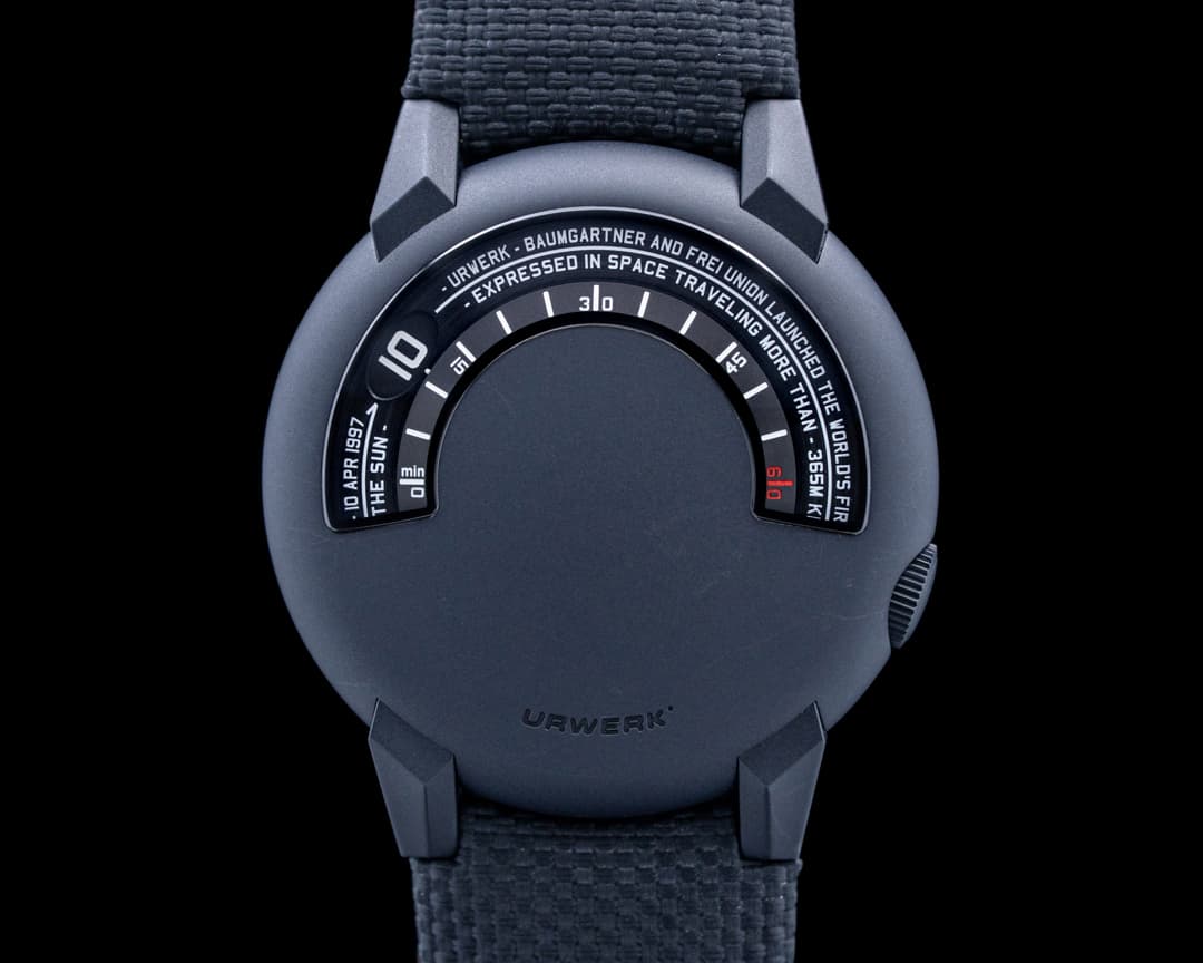 Image of URWERK UR-102BLK Reloaded Black SS/Titanium LIMITED
