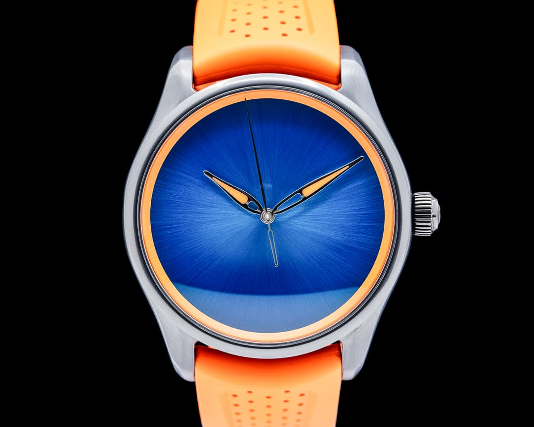 Image of H. Moser & Cie. Pioneer Centre Seconds Spiced Aqua Black DLC SS Blue Dial 2026